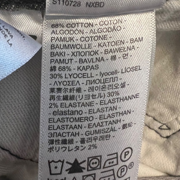 Levi's 44x32 502 Taper Jeans - Picture 6 of 6